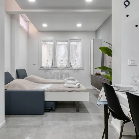 Apartman Ugo Lenzi *